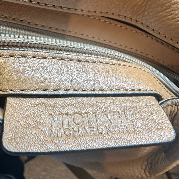 Michael Kors caramel pebbled leather handbag - Picture 14 of 15
